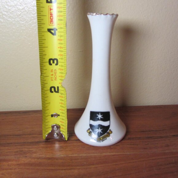 W.H. Goss crested heraldry china vintage Sir Francis Drake (GC073 Grace) - Picture 5 of 7